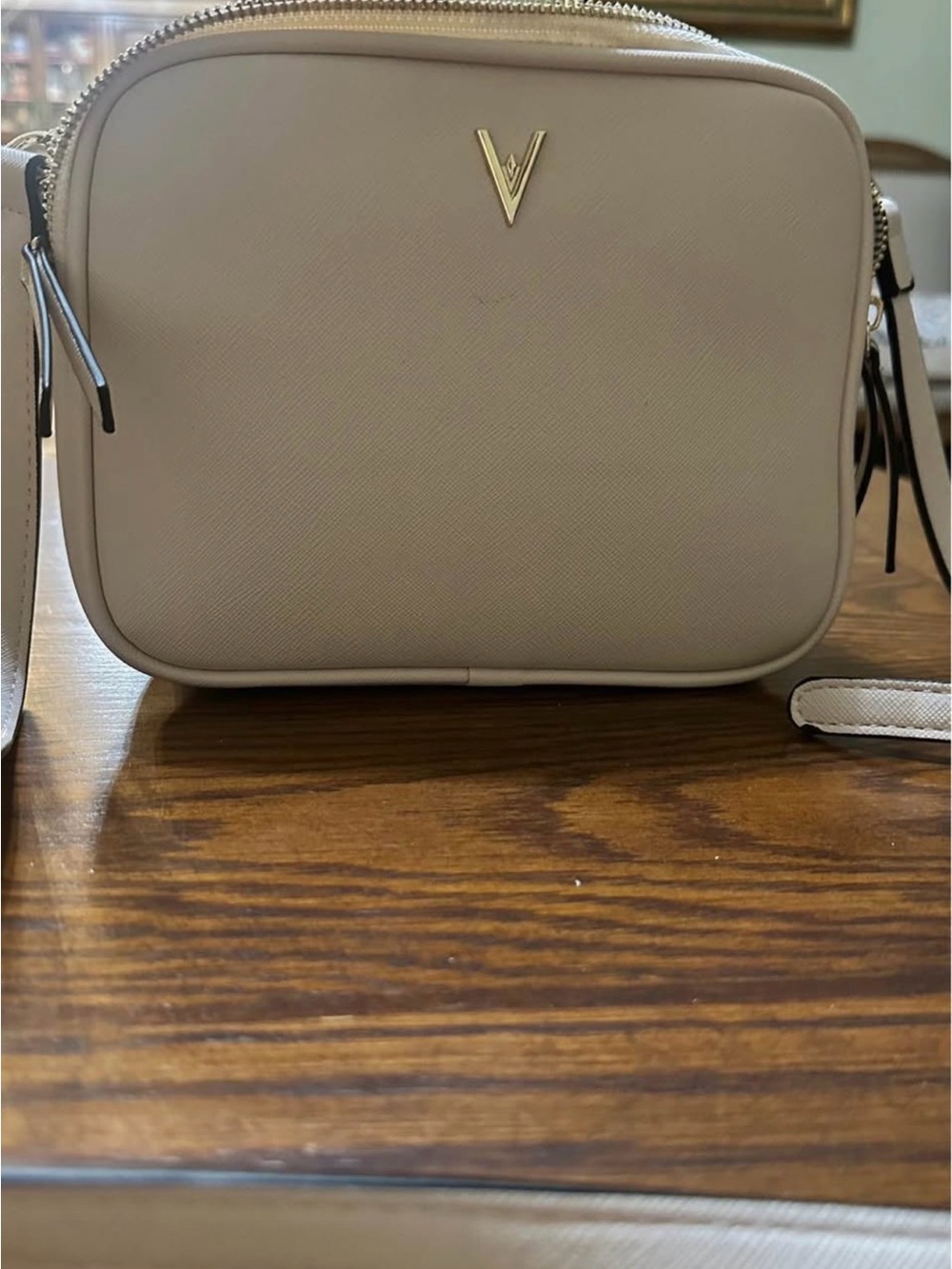 Vanessa Williams  Crossbody Bag in white